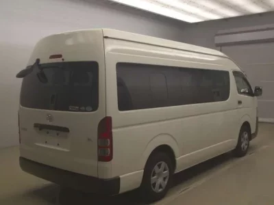 Toyota HIACE  с аукциона в Японии