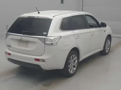 Mitsubishi OUTLANDER PHEV