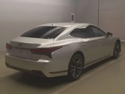 Lexus LS  с аукциона в Японии