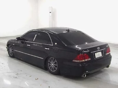 Toyota CROWN  с аукциона в Японии