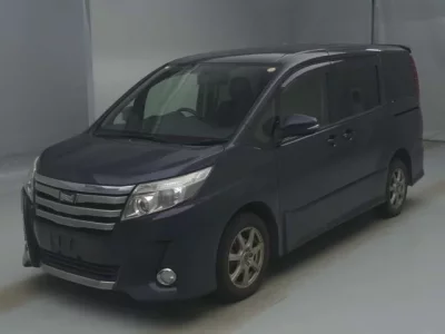 Toyota NOAH  с аукциона в Японии
