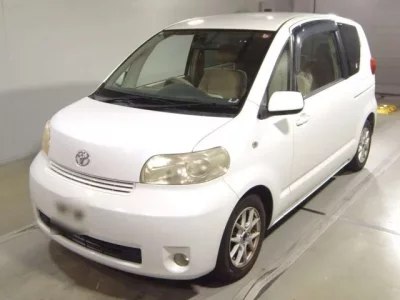 Toyota PORTE  с аукциона в Японии