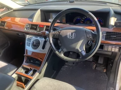 Honda ELYSION  с аукциона в Японии