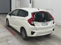 Honda FIT лот № 30009 оценка 4  с аукциона в Японии 1
