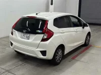 Honda FIT лот № 30009 оценка 4  с аукциона в Японии 4