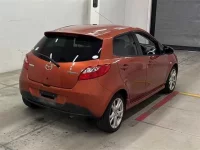 Mazda DEMIO лот № 30008 оценка 4  с аукциона в Японии 4