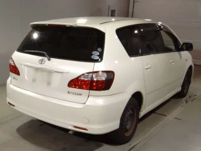 Toyota IPSUM  с аукциона в Японии