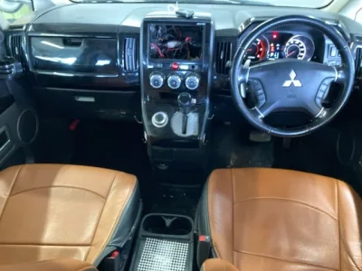 Mitsubishi DELICA D5  с аукциона в Японии