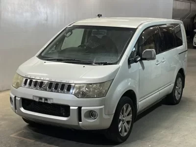 Mitsubishi DELICA D5  с аукциона в Японии