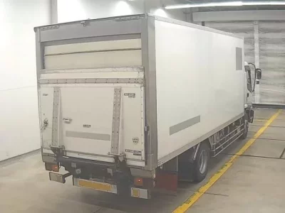 Isuzu FORWARD  с аукциона в Японии