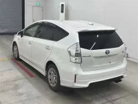 Toyota PRIUS ALPHA лот № 30027 оценка 4  с аукциона в Японии 1