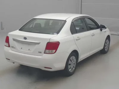 Toyota COROLLA AXIO  с аукциона в Японии