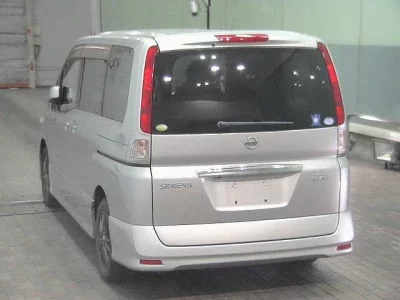 Nissan SERENA  с аукциона в Японии