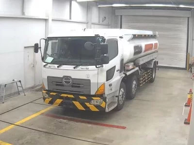 Hino TRUCK