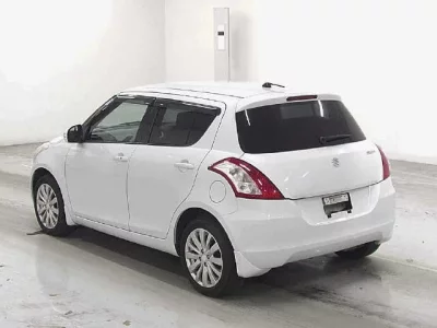 Suzuki SWIFT  с аукциона в Японии