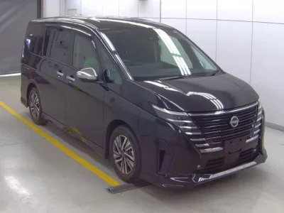 Nissan SERENA  с аукциона в Японии