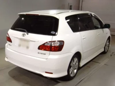 Toyota IPSUM  с аукциона в Японии