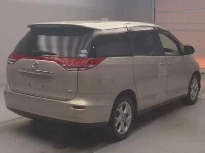 Toyota ESTIMA  с аукциона в Японии