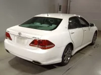 Toyota CROWN лот № 4052 оценка RA  с аукциона в Японии 1