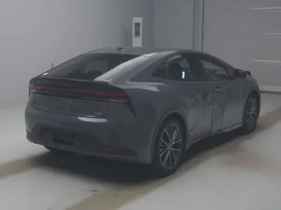 Toyota PRIUS  с аукциона в Японии