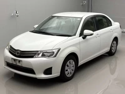 Toyota COROLLA AXIO  с аукциона в Японии