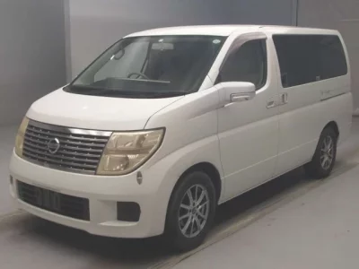 Nissan ELGRAND  с аукциона в Японии