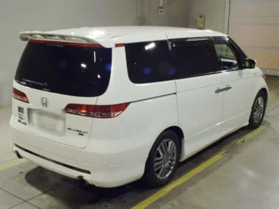 Honda ELYSION  с аукциона в Японии