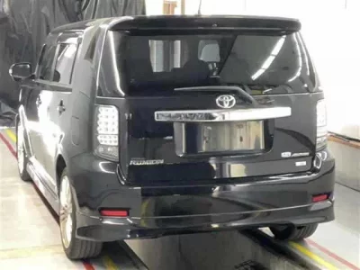 Toyota COROLLA RUMION  с аукциона в Японии