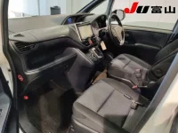 Toyota VOXY лот № 3008 оценка R  с аукциона в Японии 2