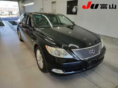 Lexus LS  с аукциона в Японии