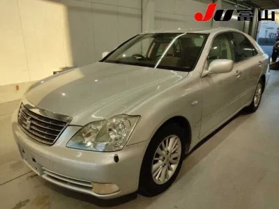 Toyota CROWN  с аукциона в Японии