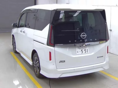 Nissan SERENA  с аукциона в Японии