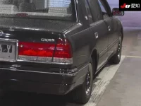 Toyota CROWN лот № 3001 оценка R  с аукциона в Японии 7