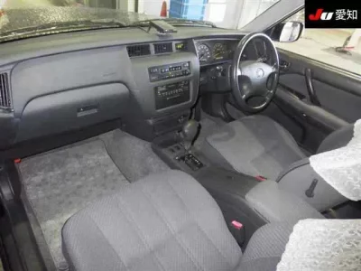 Toyota CROWN  с аукциона в Японии