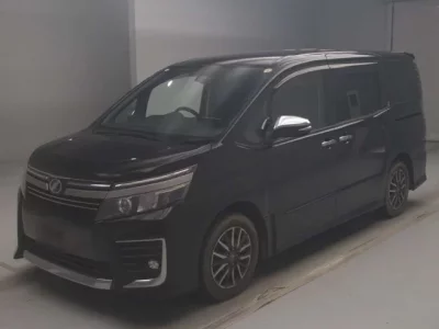 Toyota VOXY  с аукциона в Японии
