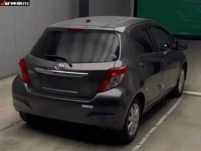 Toyota VITZ  с аукциона в Японии