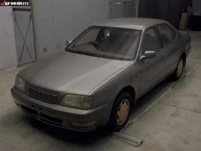 Toyota CAMRY  с аукциона в Японии