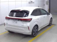 Nissan AURA лот № 2002 оценка 4  с аукциона в Японии 3