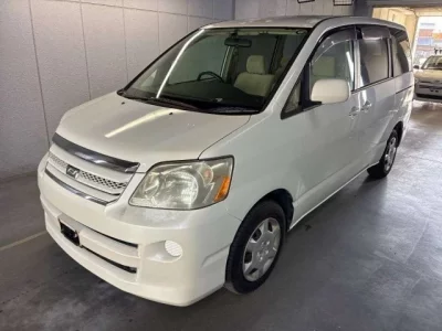 Toyota NOAH  с аукциона в Японии