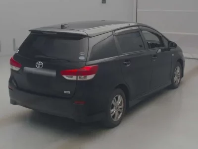 Toyota WISH  с аукциона в Японии