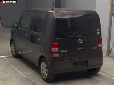 Toyota PIXIS SPACE  с аукциона в Японии