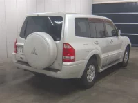 Mitsubishi PAJERO лот № 2066 оценка 4  с аукциона в Японии 4
