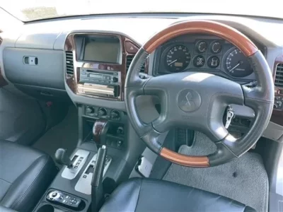 Mitsubishi PAJERO  с аукциона в Японии