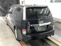 Toyota ISIS лот № 3002 оценка 3.5  с аукциона в Японии 1