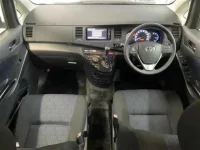 Toyota ISIS лот № 3002 оценка 3.5  с аукциона в Японии 2