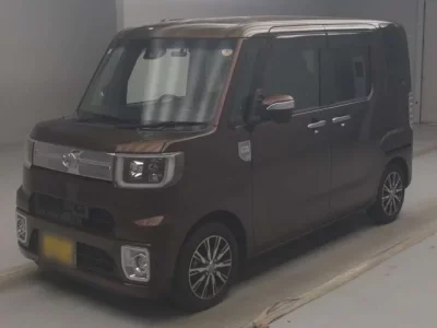 Toyota PIXIS MEGA  с аукциона в Японии