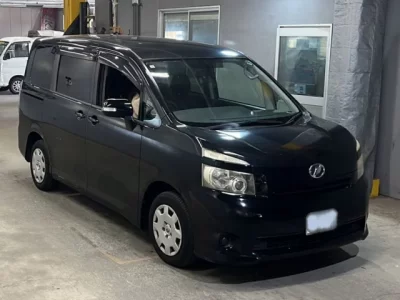 Toyota VOXY  с аукциона в Японии