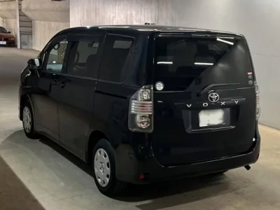 Toyota VOXY  с аукциона в Японии