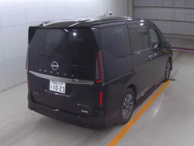 Nissan SERENA  с аукциона в Японии