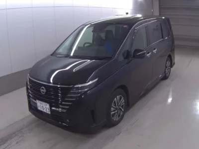 Nissan SERENA  с аукциона в Японии